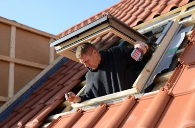 Pose de fenêtres de toit Velux à Bickenholtz